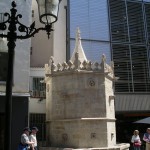 Готический фонтан Сан-Хуан в Бланес